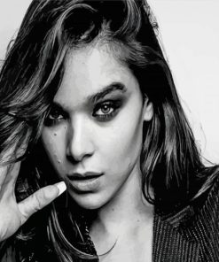 Hailee Steinfeld Black And White Diamond Painting