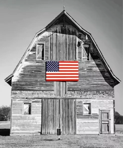 Barn With American Flag Diamond Painting